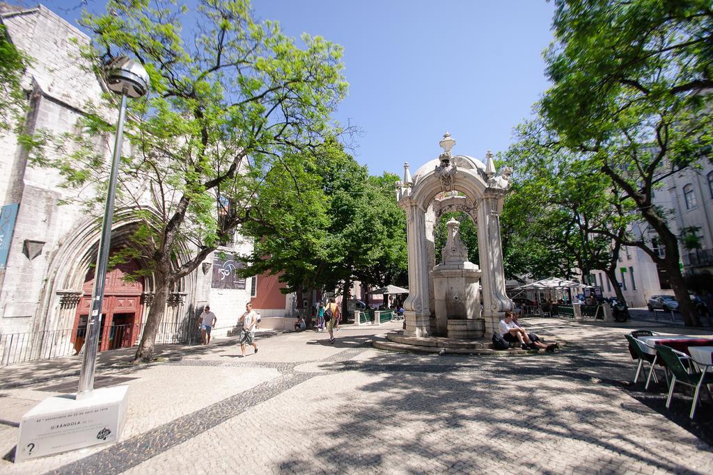 Loving Chiado Apartment Lisbon Bagian luar foto