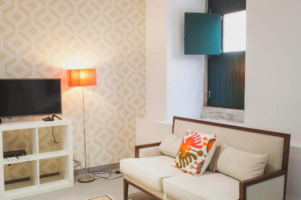 Loving Chiado Apartment Lisbon Bagian luar foto
